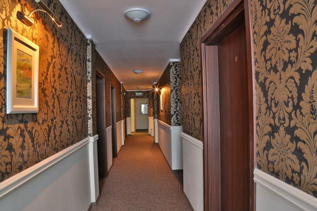 Pod Wzgorzem Bed & Breakfast Frombork Exterior photo